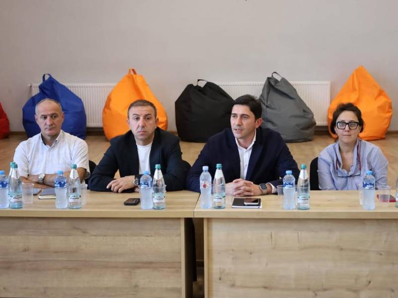 პავლე მაჭარაშვილი რეგიონული ცენტრების თანამშრომლებთან შეხვედრებს აგრძელებს